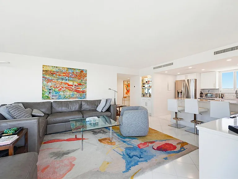 2505 S Ocean Blvd — Photo 5