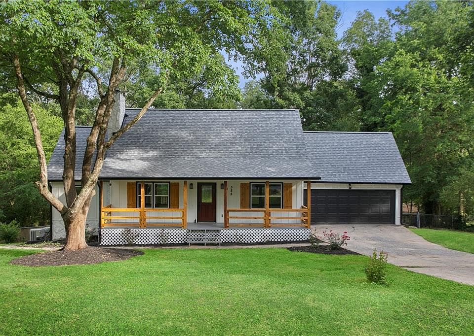 1st image of 388 Oakridge Dr SE