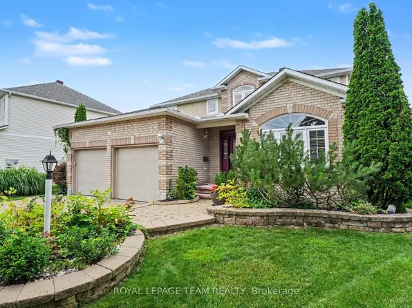 14 Elk Island Ct, Ottawa, ON K2M 2V3