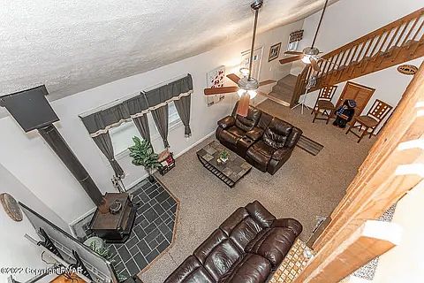 4th image of 23 Redwood Dr