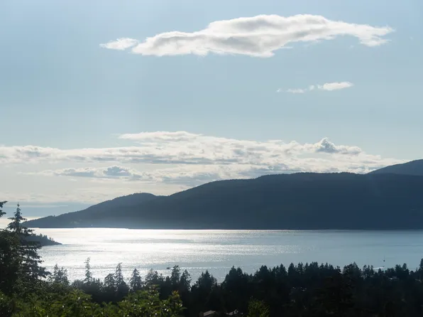 5267 Aspen Dr, West Vancouver, BC V7W 2Z7