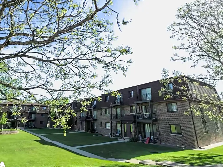 499 McHenry Rd #3B — Photo 1