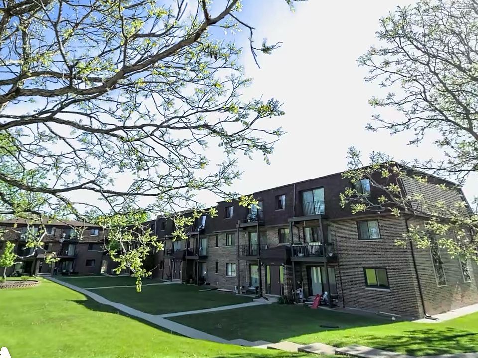 1st image of 499 McHenry Rd APT 3B