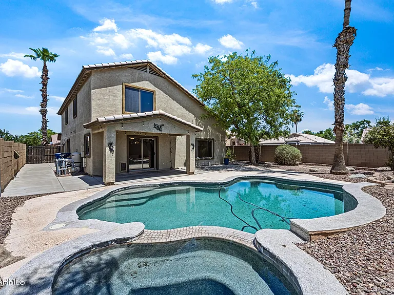 3289 E Waterman St — Photo 34