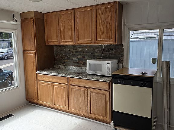 5th image of 3950 Coburg Rd Space 44