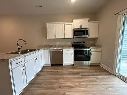 160 Loren Rd — Photo 5