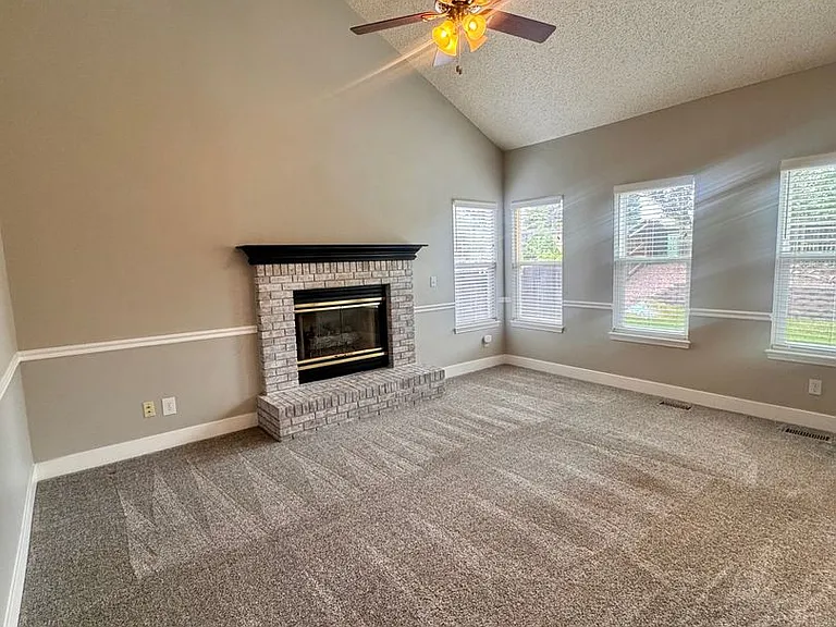 9380 Melbourne Dr — Photo 30