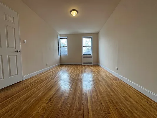 Rented by Hillel Realty Group | media 7