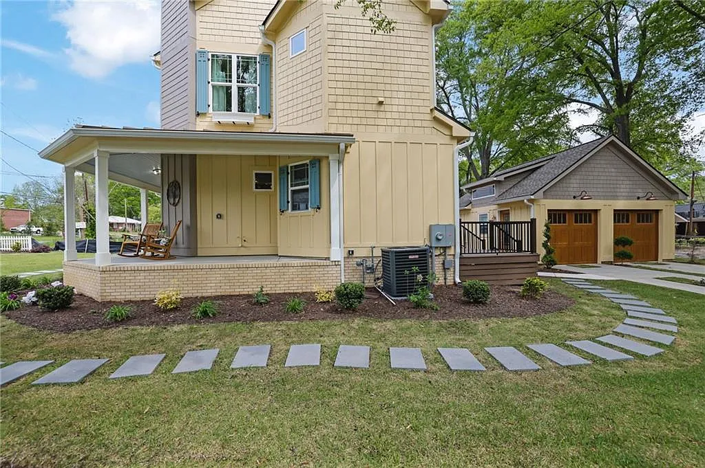 3 bed, 2.0 bath, 1905 sqft, $3,799 — Photo 1