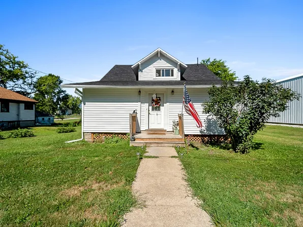 114 School St, Orient, IA 50858