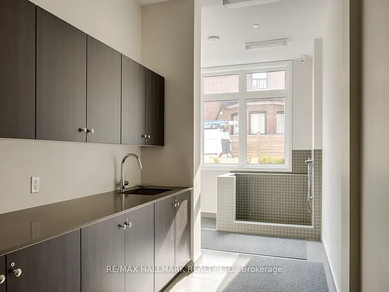 385 Osler St #306 — Photo 22