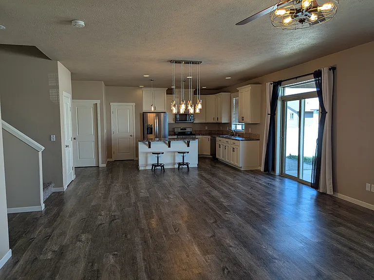 317 S Molly Mitchell Dr — Photo 3