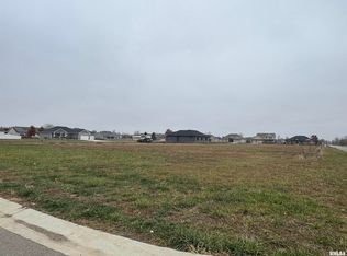 421 Manor Hill Dr, Chatham, IL 62629