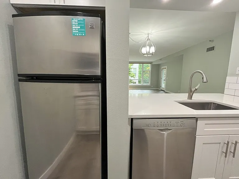 1730 S Harbor Way #303 — Photo 7