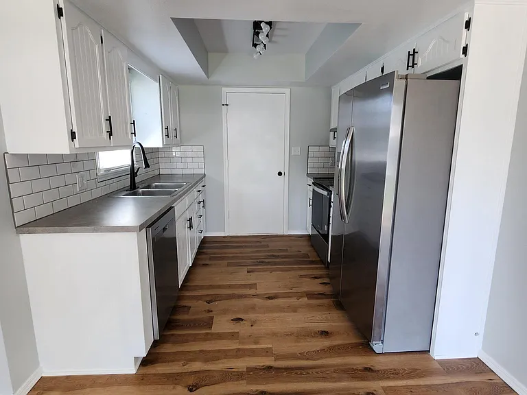 1106 W Wayland St — Photo 12