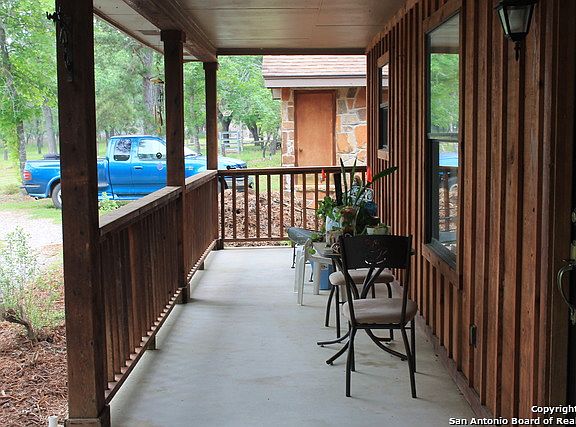 3rd image of 115 Encino Dr