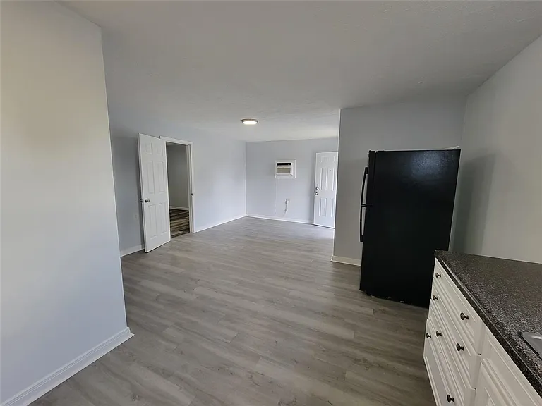 3115 Havner Ln #4 — Photo 3