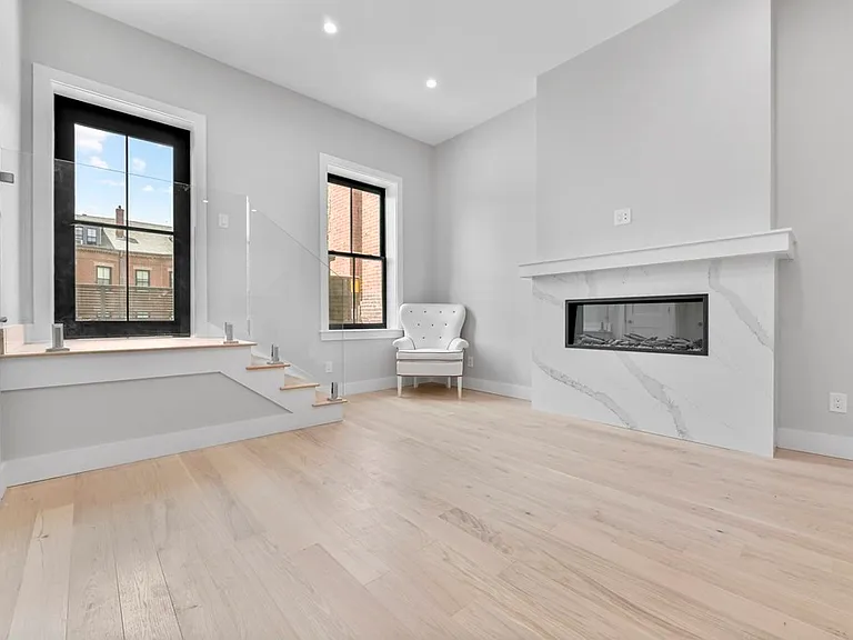 541 State St #3 — Photo 8