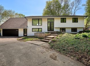 20445 Manor Rd, Shorewood, MN 55331