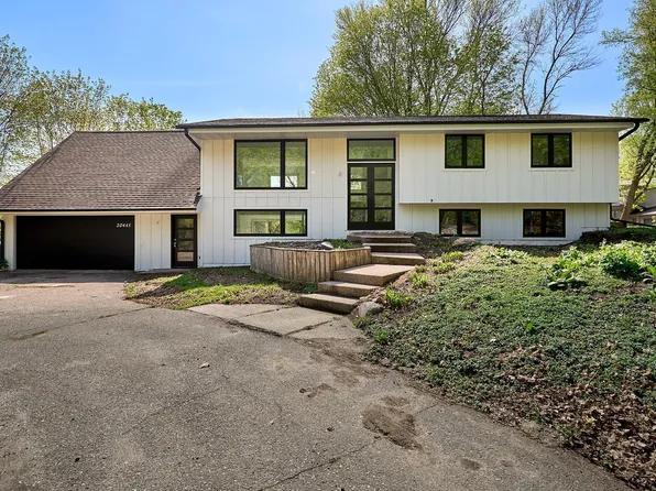 20445 Manor Rd, Shorewood, MN 55331