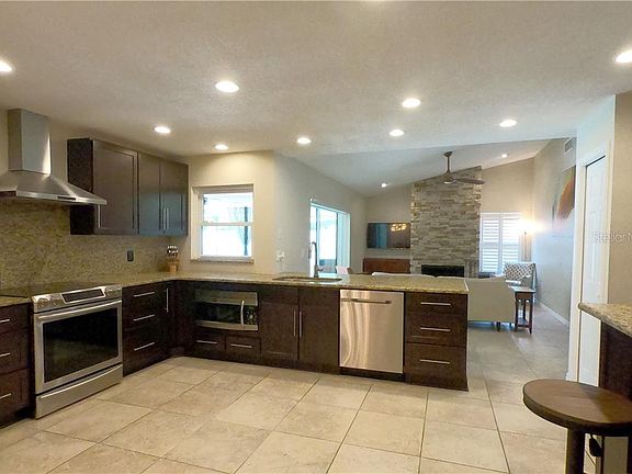 3rd image of 4203 Summerdale Dr