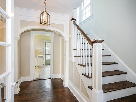 3rd image of 50 Soundview Ave