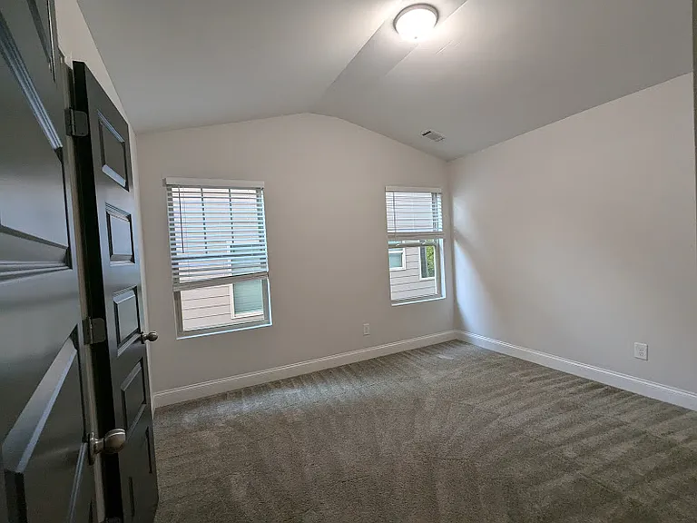 529 Omnia Ct — Photo 23