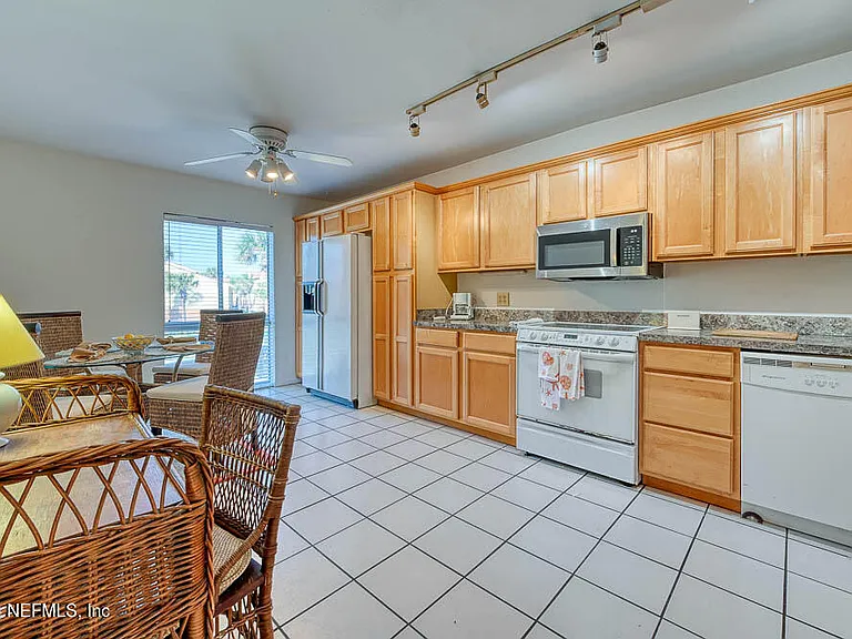 2321 Costa Verde Blvd #201 — Photo 8