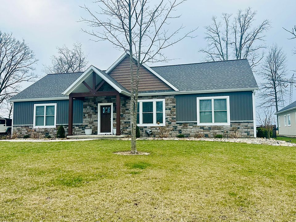 1st image of 725 Briarwood Ct