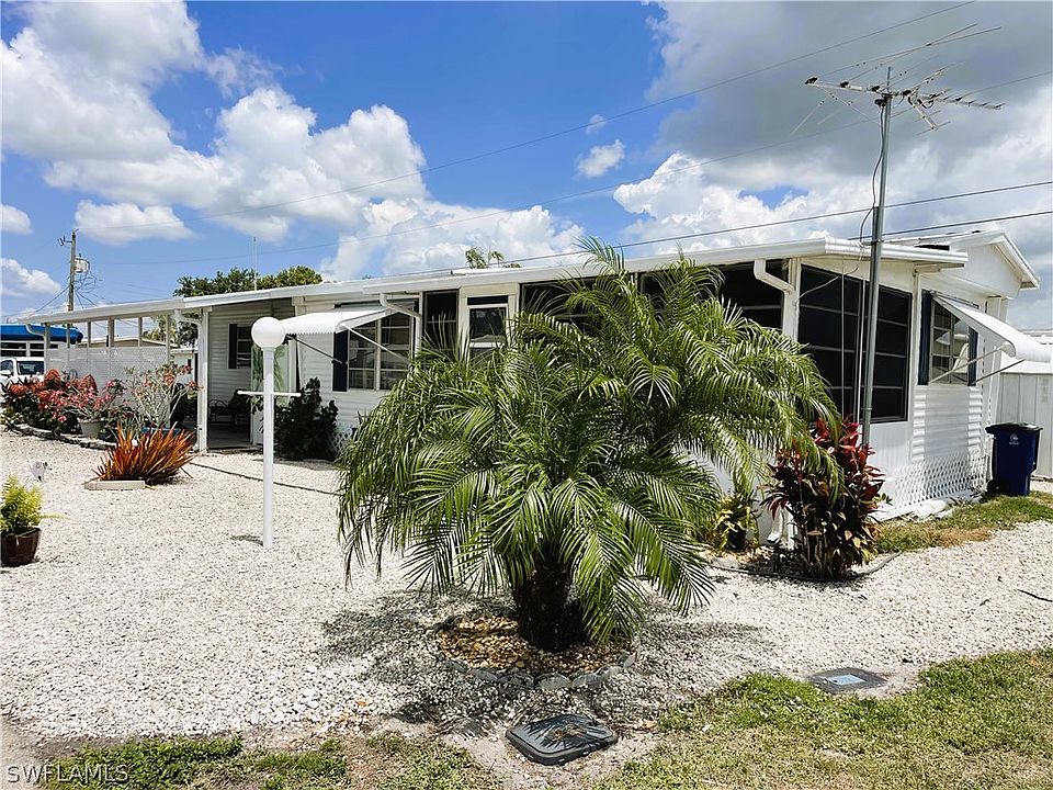 1st image of 132 Coachlight Ave