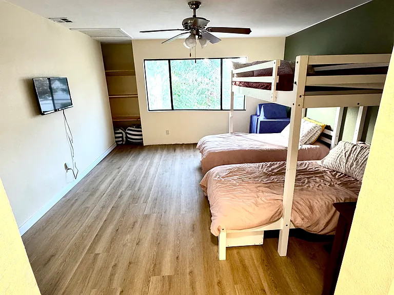 333 N Melrose Dr #H — Photo 5
