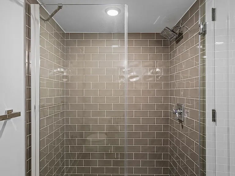 1410 N Marston St — Photo 26