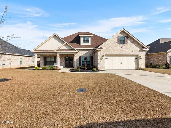 3rd image of 105 Woodwinds Ct
