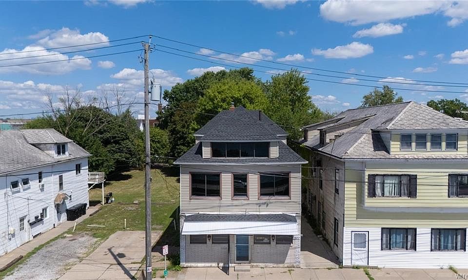 1st image of 2877 Niagara St