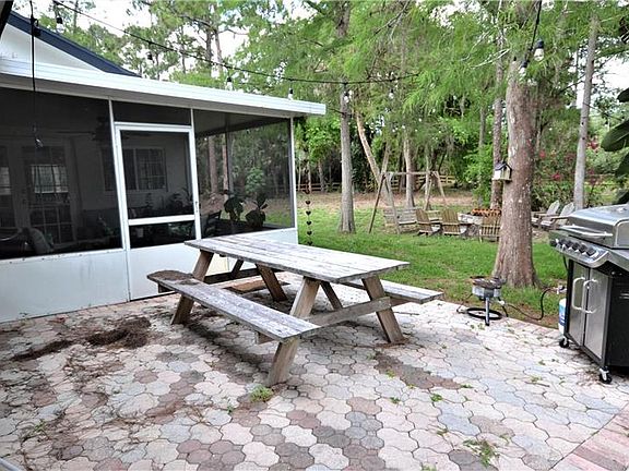 3rd image of 2676 Fawn Dr