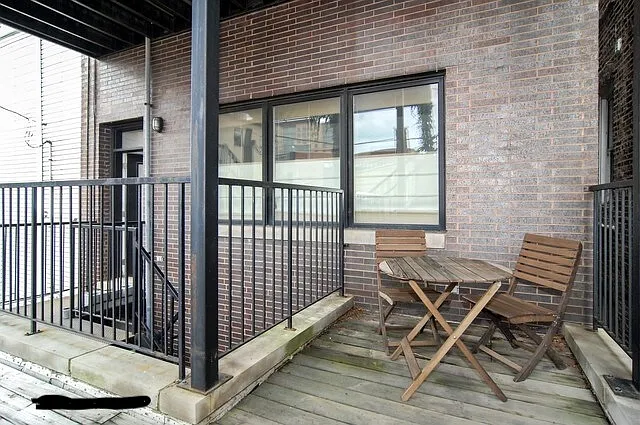813 N May St — Photo 3