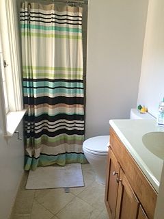 upstairs hall bathroom