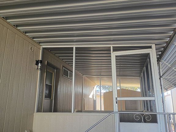 Screened in porch
