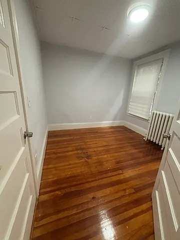 3 bed, 1.0 bath, 900 sqft, $3,000 — Photo 3