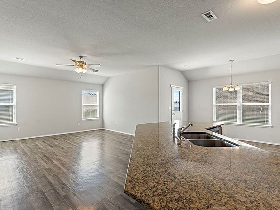 5th image of 2301 Hickory Wood Ave