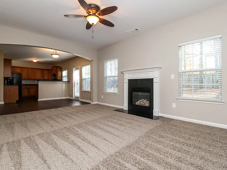 5005 Amethyst Dr — Photo 3