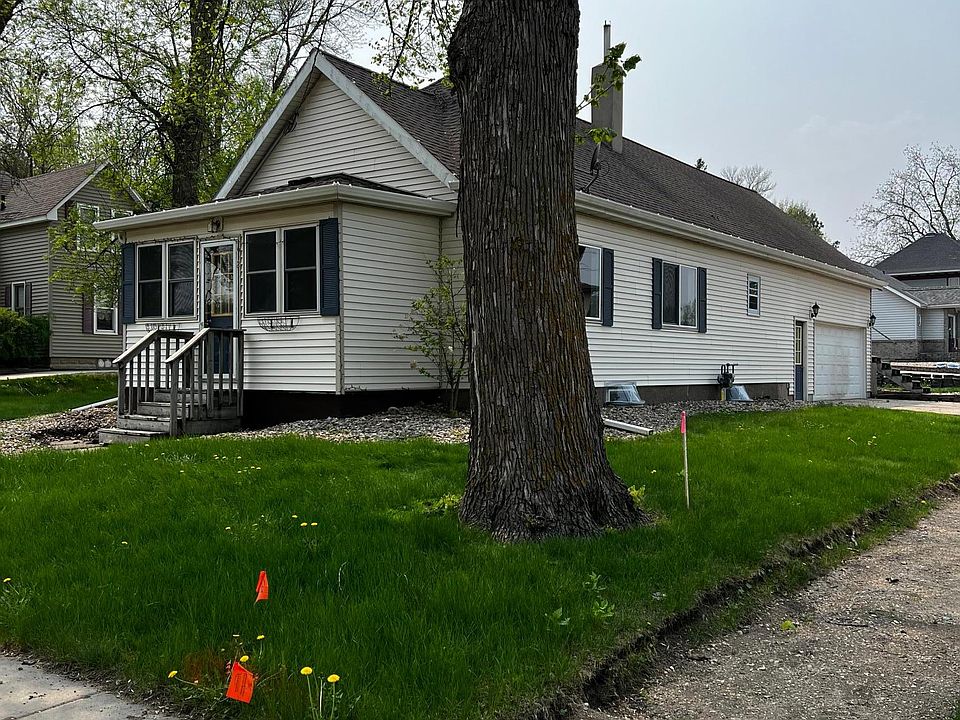 612 11th St, Dawson, MN 56232 Zillow