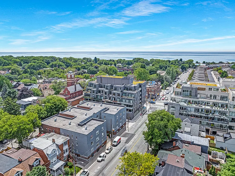 223 Woodbine Ave — Photo 9