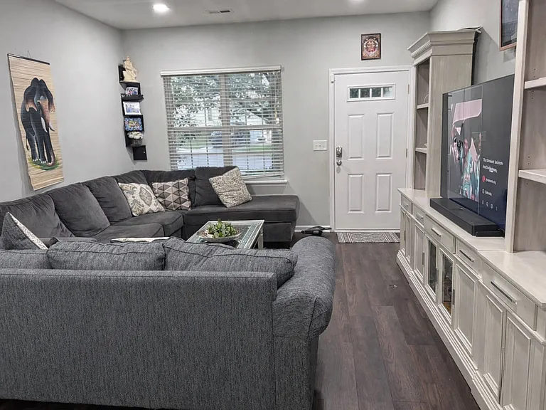 12148 Honor Guard Ave — Photo 4