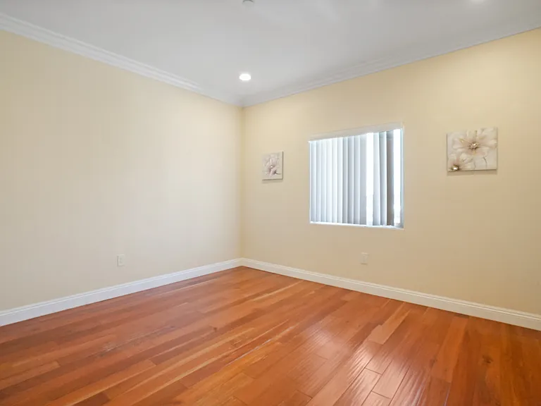 10562 Lexington St — Photo 12