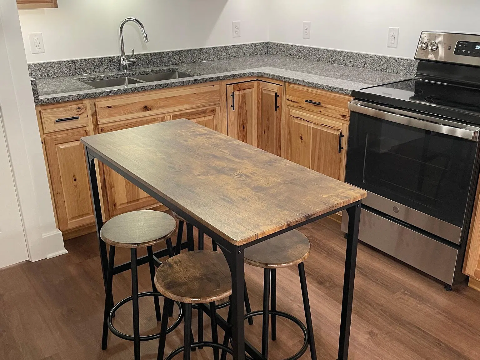 1 bed, 500 sqft, $1,100 — Photo 4