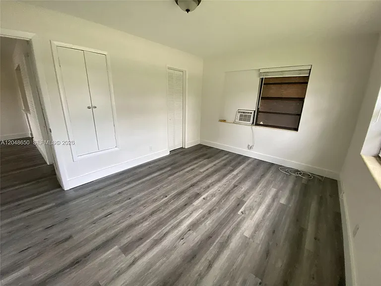 380 SE 12th Ave #2 — Photo 12