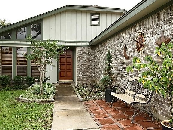 4th image of 10511 Walnut Glen Dr
