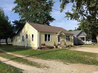 405 W South St, Mount Sterling, IL 62353