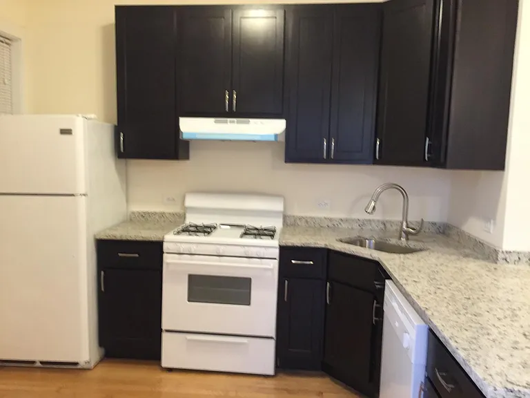 2203 N California Ave #3 — Photo 2